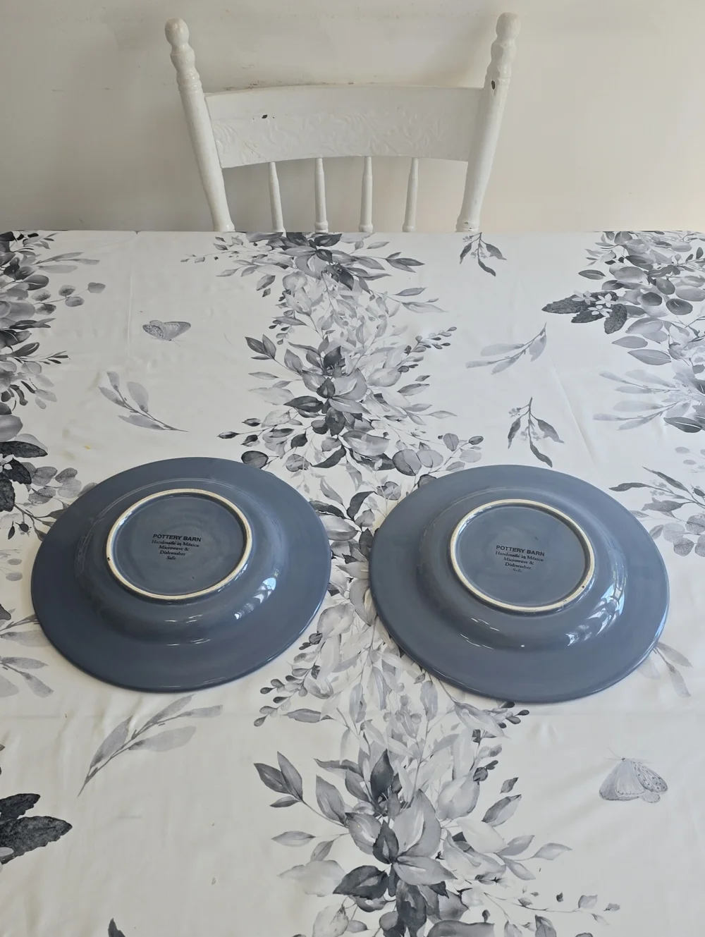Vintage Pottery Barn Set Of 2 Sausalito Blue Dinner Plates Chargers 12